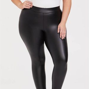 Torrid Sz 6 Black LEather Leggings 32w 6